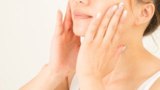 マツエクのクレンジングにオイルは?ダメな理由は?使えるものもあるの?